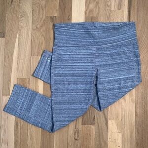 Gapfit Capri Workout Leggings Mid-Calf Blue Stripped Women’s M